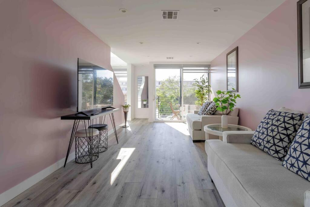 Stunning Hollywood Townhouse With Sunny Views Villa Los Angeles Luaran gambar