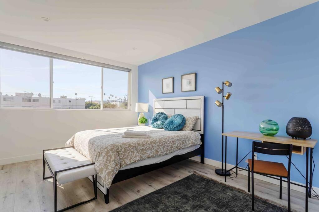 Stunning Hollywood Townhouse With Sunny Views Villa Los Angeles Luaran gambar