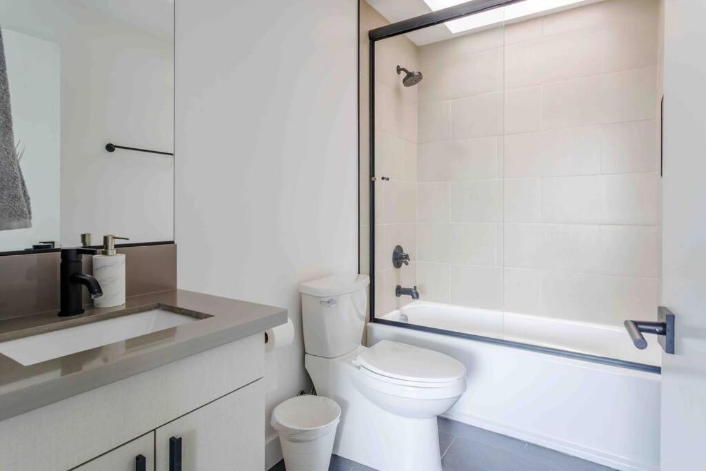 Stunning Hollywood Townhouse With Sunny Views Villa Los Angeles Luaran gambar