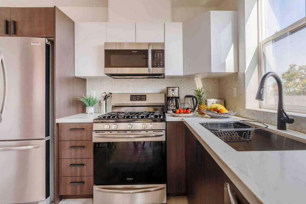 Stunning Hollywood Townhouse With Sunny Views Villa Los Angeles Luaran gambar
