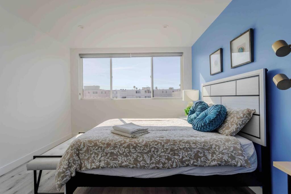 Stunning Hollywood Townhouse With Sunny Views Villa Los Angeles Luaran gambar