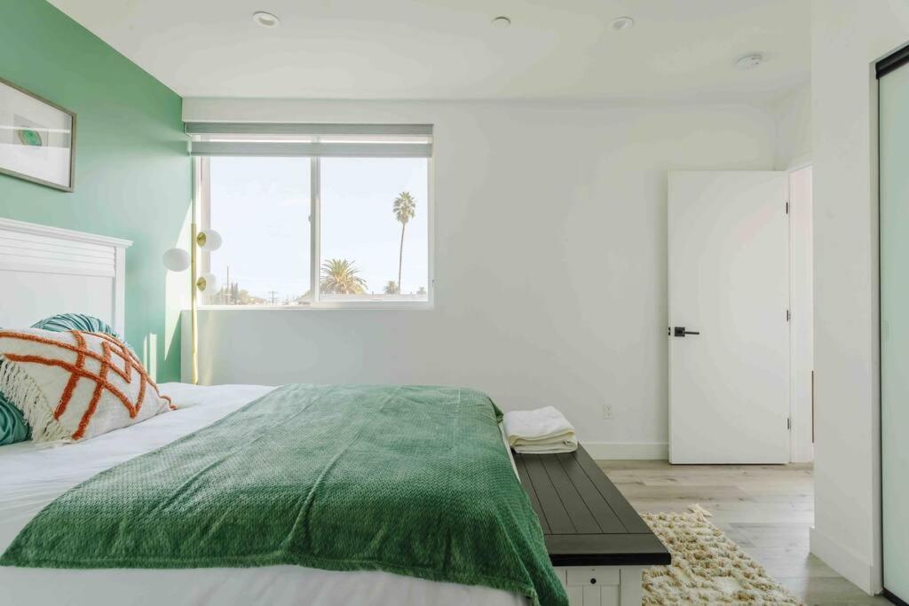 Stunning Hollywood Townhouse With Sunny Views Villa Los Angeles Luaran gambar