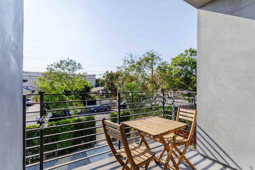 Stunning Hollywood Townhouse With Sunny Views Villa Los Angeles Luaran gambar