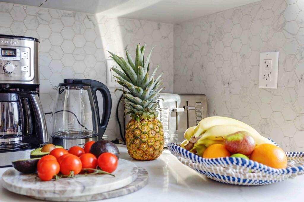 Stunning Hollywood Townhouse With Sunny Views Villa Los Angeles Luaran gambar